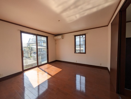 ���̑����� 1�K�ɍL���Q��������܂��@���[�N�X�y�[�X���אڂ��Ă��܂�