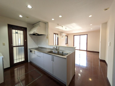 �L�b�`�� ������̂���Ζʎ��L�b�`��