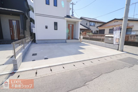 ���ԏ� �L���ɂ����������Ƃ�̂��钓�ԃX�y�[�X���m�ۂ��Ă��܂��I �h�A��傫���J���Ă������Ə��~��ł��邽�߁A�����Ȃ��q�l�����邲�Ƒ������S�ł���