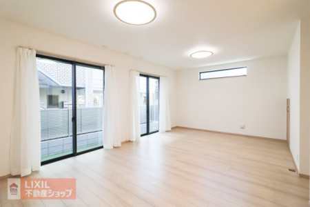 ���r���O �L�X�Ƃ���21���̃��r���O�ł��I �Ƃ̒��S�ƂȂ閾�邢���r���O�őf�G�Ȏ��Ԃ����߂�������������