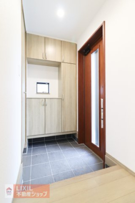 ���� �����������ޖ��邢�G���g�����X�ł��� ��e�ʂ̃V���[�Y�{�b�N�X�t����