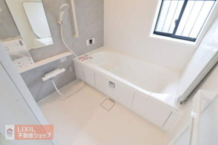 ���� �����̔�������L�X�Ƃ�����؃o�X���[���� �傫�ȑ����t���Ă��邽�߁A���C����������ł��܂��I