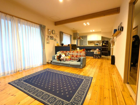  ���C�ނ̃t���[�����O���g�p���Ă���܂�