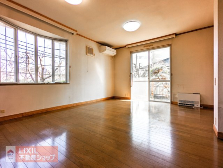 ���r���O ��16���̃��r���O�ł��I �������ȃ��E���h�`��̏o������́A�����̌i�F�����n���܂���