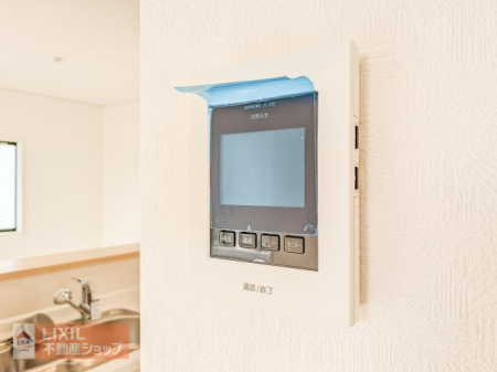  �n���Y�t���[�̃��j�^�[�t���C���^�[�z���ł��B���ւ܂ōs�����ɖK��҂̎p���m�F�ł��邾���łȂ��A�h�Ƃɂ��Ȃ���ƂĂ��֗��ȃA�C�e���ł��ˁB