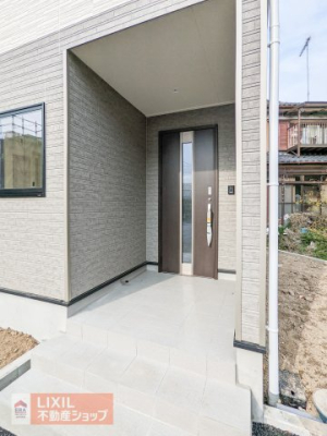  ���ʂȏ��肪�Ȃ����փh�A�Ƒ��݂̂ł܂Ƃ߂��Ĉ�ۓI�ȃf�U�C�����ڂ������܂��B