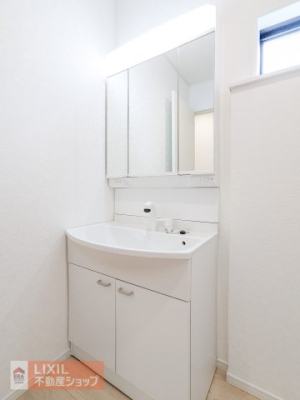 ���ʑ�E���ʏ� �傫���g������̗ǂ��O�ʋ��ł��B�O�ʋ��̗����͏����̎��[�ɕ֗��ȃL���r�l�b�g�d�l�ł��B