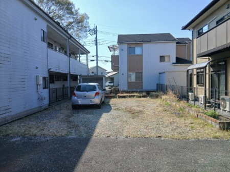 ���ԏ� �y���ԏ�^���n�ʐ^�z�������Ƃ������ԃX�y�[�X�́A����R�䒓�ԉ\�B���ԏ�͍����~���Ŏd�グ���Ă���A���Ԃ�����Â炢�ł��B�J�[�|�[�g������Ă������܂��B