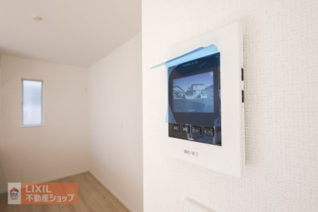  �n���Y�t���[�̃��j�^�[�t���C���^�[�z���ł��B���ւ܂ōs�����ɖK��҂̎p���m�F�ł��邾���łȂ��A�h�Ƃɂ��Ȃ���ƂĂ��֗��ȃA�C�e���ł��ˁB