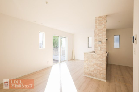  ���r���O�A�_�C�j���O�̑�����������閾�邢LDK�ł��B