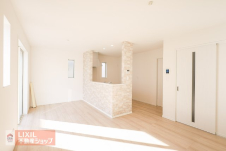 ���r���O �傫�ȑ�����˂����ނ��������ȗz���ƃi�`�������Ȗؖڂ̏���C���e���A�����炩�ȕ��͋C�̃��r���O���[���ł��B