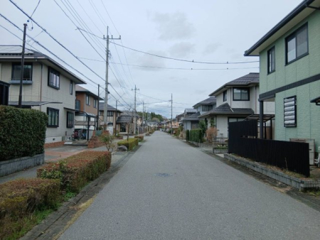 ���̑� �y�O�ʓ��H�^���n�ʐ^�z�O�ʓ��H�͖�X���ŁA�ԗ��̂���Ⴂ��Ԍɓ��ꂪ�y�ł��B���n�ł��m�F���������B