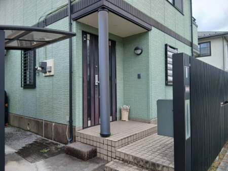  �y�G���g�����X�^���n�ʐ^�z�������Ƃ������ցB�����t���̃|�[�`���̗p���āA�J�̓��ɔz�����Ă��܂��B