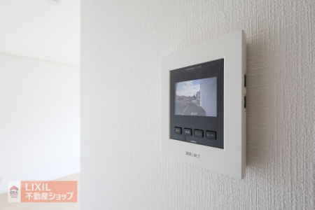  �n���Y�t���[�̃��j�^�[�t���C���^�[�z���ł��B���ւ܂ōs�����ɖK��҂̎p���m�F�ł��邾���łȂ��A�h�Ƃɂ��Ȃ���ƂĂ��֗��ȃA�C�e���ł��ˁB