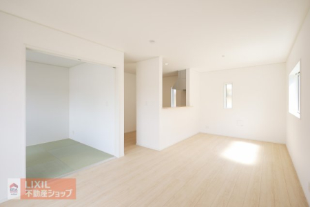  ���r���O�A�_�C�j���O�̑�����������閾�邢LDK�ł��B