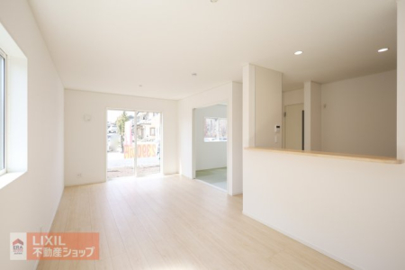 ���r���O �傫�ȑ�����˂����ނ��������ȗz���ƃi�`�������Ȗؖڂ̏���C���e���A�����炩�ȕ��͋C�̃��r���O���[���ł��B