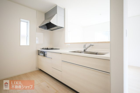 �L�b�`�� �Ƒ��ł̃R�~���j�P�[�V�������Ƃ��Ζʌ^�V�X�e���L�b�`���ł��B�����ɃV���N�ƃR�������܂Ƃ߂��V���v���Ȍ`�ł��B