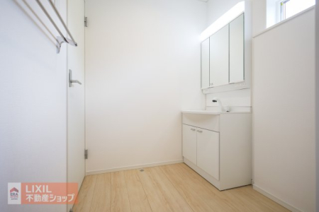 ���ʑ�E���ʏ� �傫���g������̗ǂ��O�ʋ��ł��B�O�ʋ��̗����͏����̎��[�ɕ֗��ȃL���r�l�b�g�d�l�ł��B