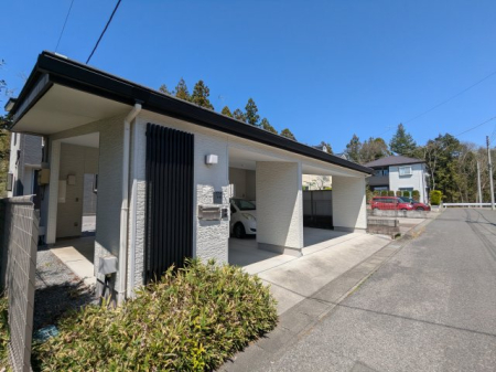 ���n�O�ώʐ^ ��^�̎Ԍɂł��B�l���Z���T�[�t�B