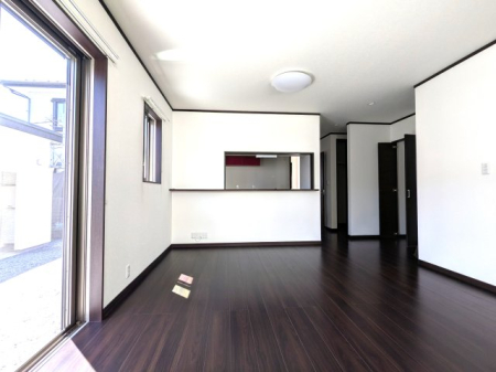 ���r���O -