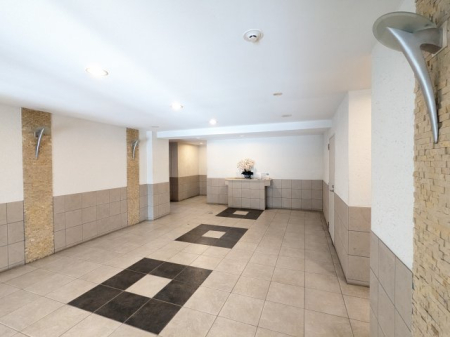  �G���g�����X�z�[��