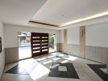  �G���g�����X�z�[��