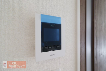  �n���Y�t���[�̃��j�^�[�t���C���^�[�z���ł��B���ւ܂ōs�����ɖK��҂̎p���m�F�ł��邾���łȂ��A�h�Ƃɂ��Ȃ���ƂĂ��֗��ȃA�C�e���ł��ˁB