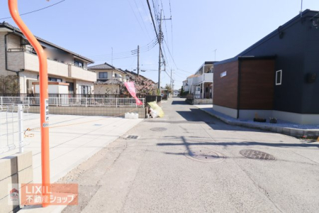 ���̑� �O�ʓ��H�̌��n�����ʐ^�ł��B��Ƃ�̂��铹����y�X���ԂȂǁA���n�ł��m�F���������B