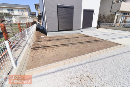 ���̑� �L�X�Ƃ��������ԂŉԂ��؁A�A������Ă邱�Ƃɂ��A��炵�̂Ȃ��Ŏl�G�������邱�Ƃ��ł��܂��B���D�݂ŃJ�X�^�}�C�Y�͂������ł��傤���B