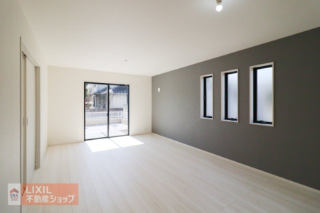 ���r���O �傫�ȑ�����˂����ނ��������ȗz���ƃi�`�������Ȗؖڂ̏���C���e���A�����炩�ȕ��͋C�̃��r���O���[���ł��B