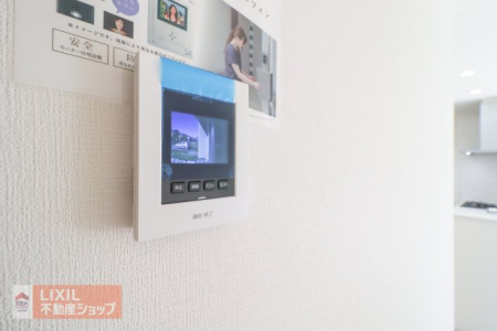  �n���Y�t���[�̃��j�^�[�t���C���^�[�z���ł��B���ւ܂ōs�����ɖK��҂̎p���m�F�ł��邾���łȂ��A�h�Ƃɂ��Ȃ���ƂĂ��֗��ȃA�C�e���ł��ˁB