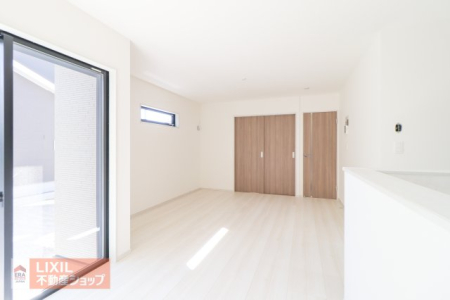  ���r���O�A�_�C�j���O�̑�����������閾�邢LDK�ł��B