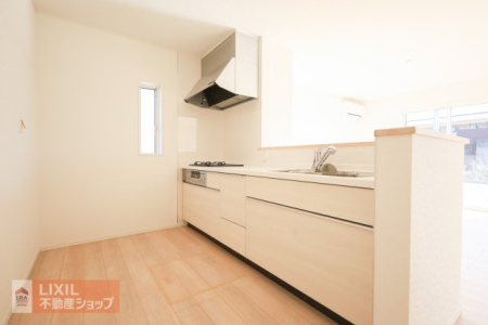 �L�b�`�� �Ƒ��ł̃R�~���j�P�[�V�������Ƃ��Ζʌ^�V�X�e���L�b�`���ł��B�����ɃV���N�ƃR�������܂Ƃ߂��V���v���Ȍ`�ł��B