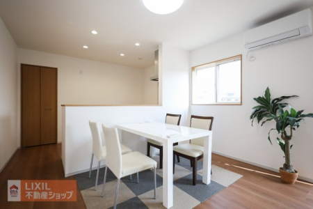  �y�_�C�j���O�z���n�����ʐ^�B�Ƒ��ł��낰��_�C�j���O�ł��B