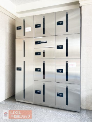  �s�ݎ��ł��ו����󂯎����z�{�b�N�X�����B�Ĕz�B�̎�Ԃ��Ȃ��A���Ԃ�L�����p�B