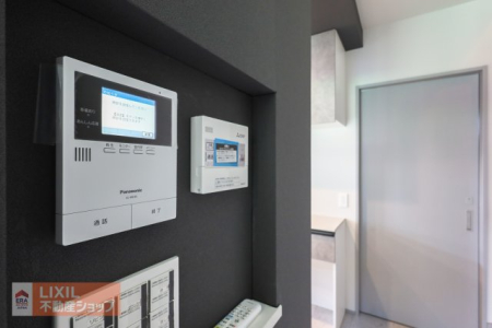  �J���[TV�C���^�[�z���B