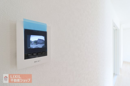  �J���[TV�C���^�[�z���B