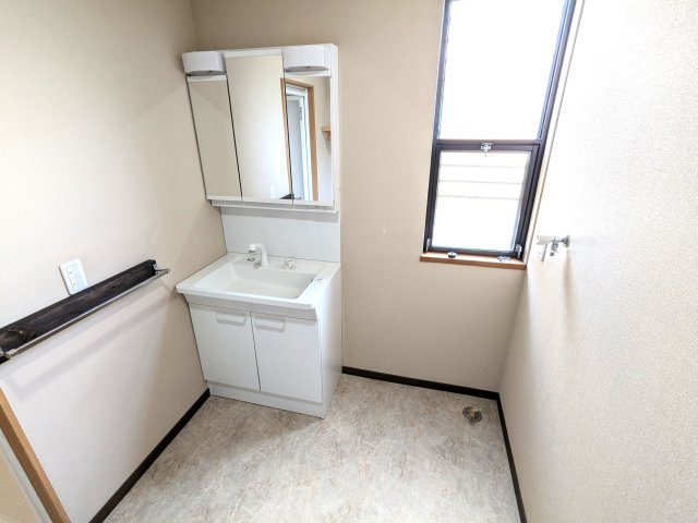 �Ȗ،�������s���� 1476-5�̒��È�ˌ��Ă̐��ʑ�E���ʏ�