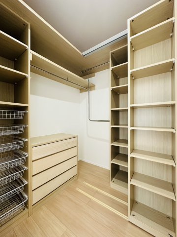 �Ȗ،��F�s�{�s���o�� 642-9�̒��È�ˌ��Ă̎��[