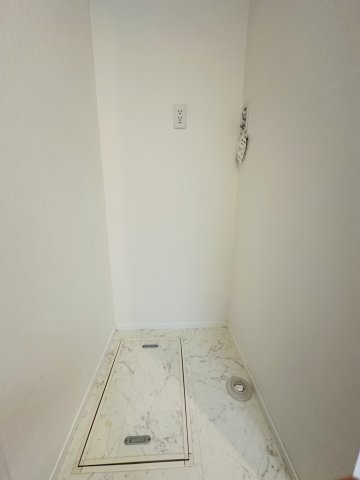 �Ȗ،��F�s�{�s���o�� 642-9�̒��È�ˌ��Ă̂��̑�����
